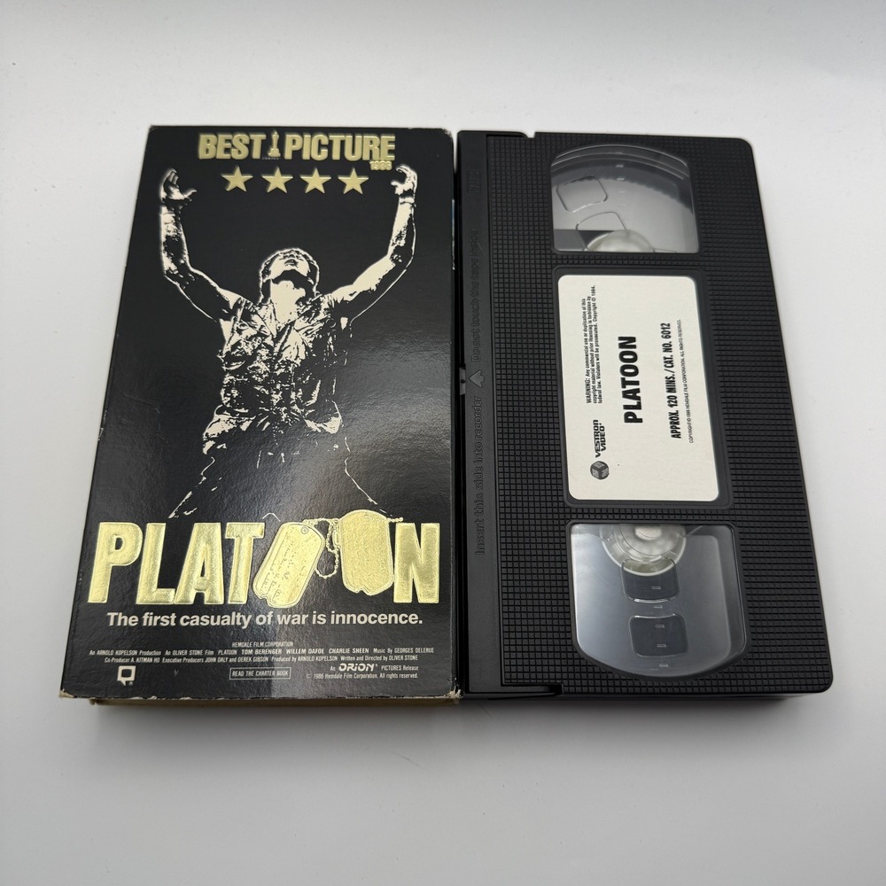Platoon VHS 1988 Vestron Video Oliver Stone Charlie Sheen Best Picture Gold Foil - Picture 1 of 5